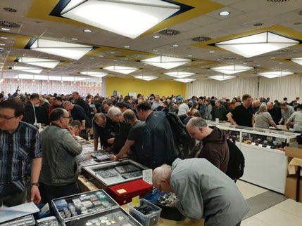 Veletrh Sběratel se v Praze koná 3x ročně. Vedle jarního veletrhu Sběratel můžete navštívit 4. - 5. září podzimní veletrh Sběratel na výstavišti PVA Expo Praha a 20. - 21. listopadu vánoční veletrh Sběratel v hotelu Olympik Praha.  